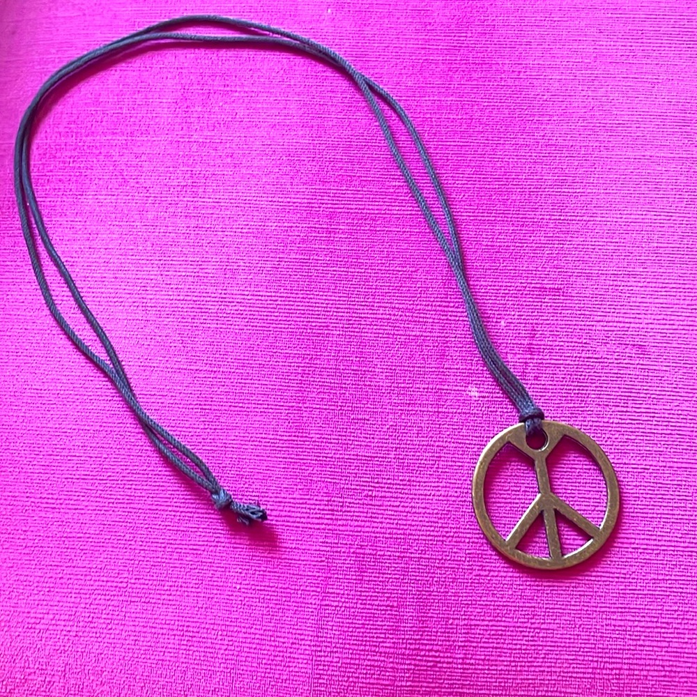 Peace charm necklace Henriette Stephenson Copenhagen